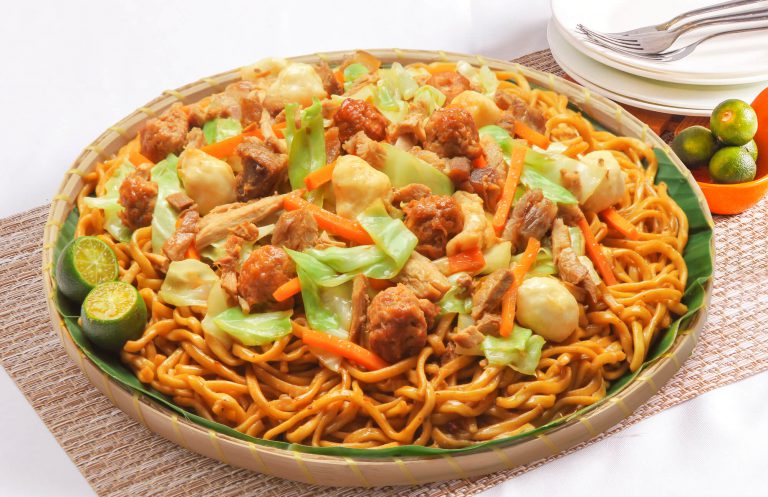 Pancit Guisado Bilao